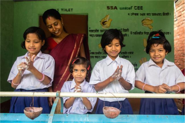 Group handwashing in Assam, India. Photo: UNICEF